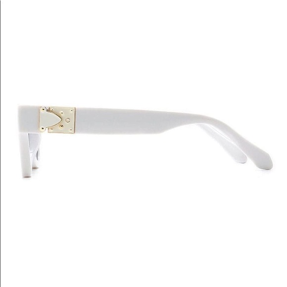 Rectangular Winged Sunglasses - Picture 3 of 4